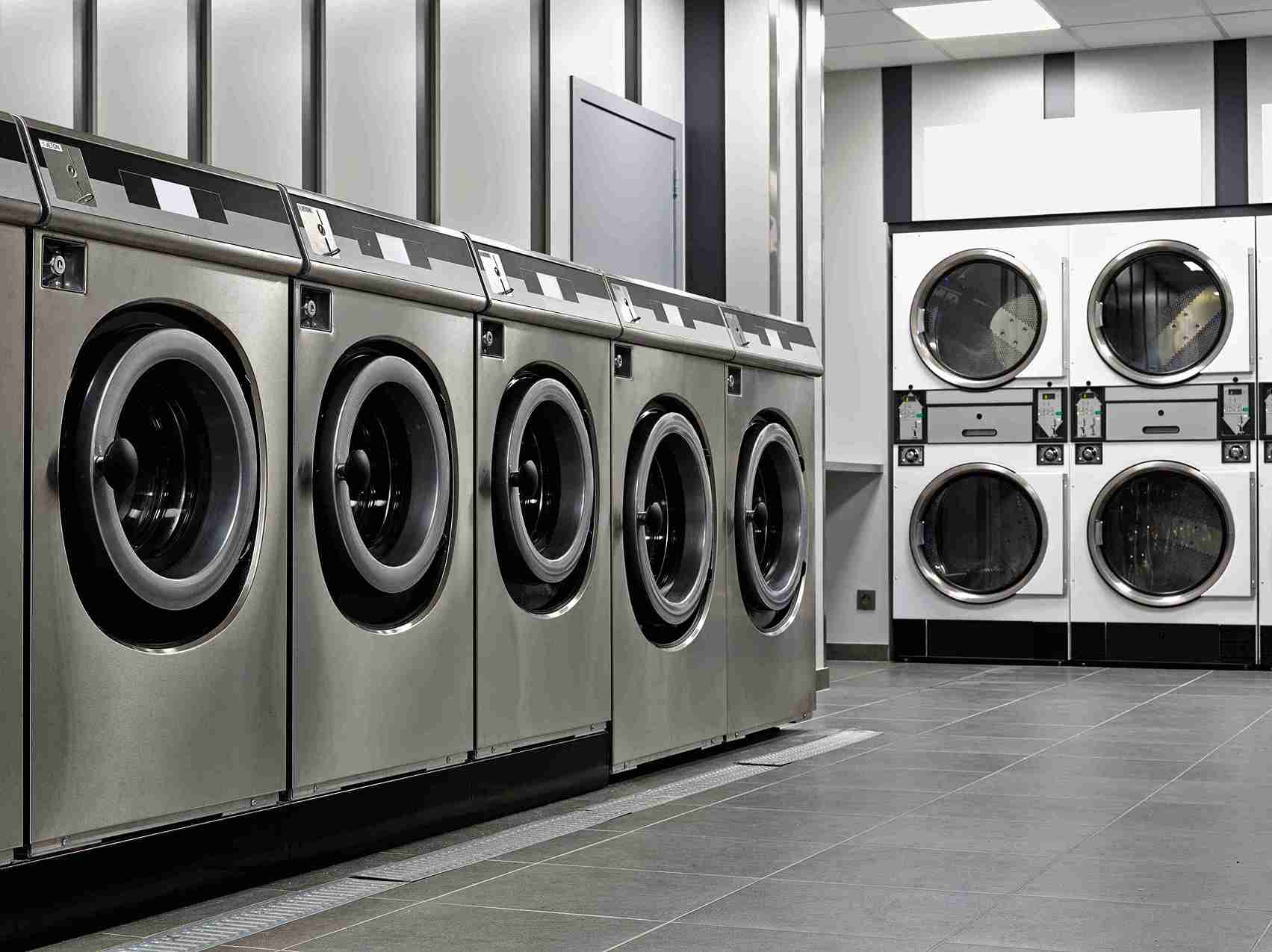 Industrial washing machine